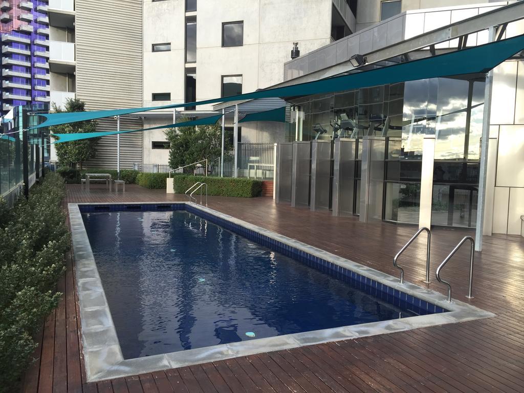 Harbour Escape Apartments Docklands Мельбурн Экстерьер фото