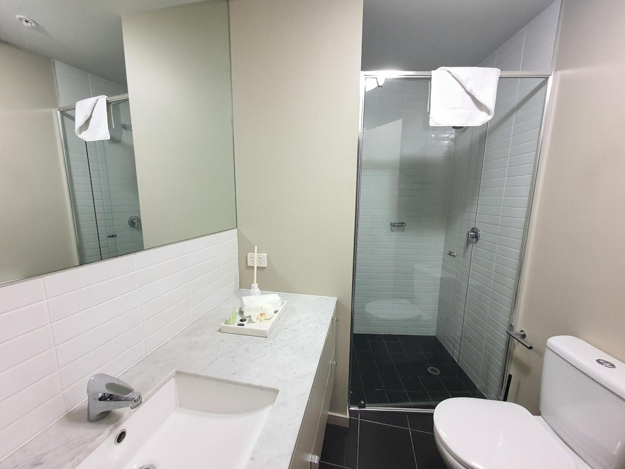 Harbour Escape Apartments Docklands Мельбурн Экстерьер фото