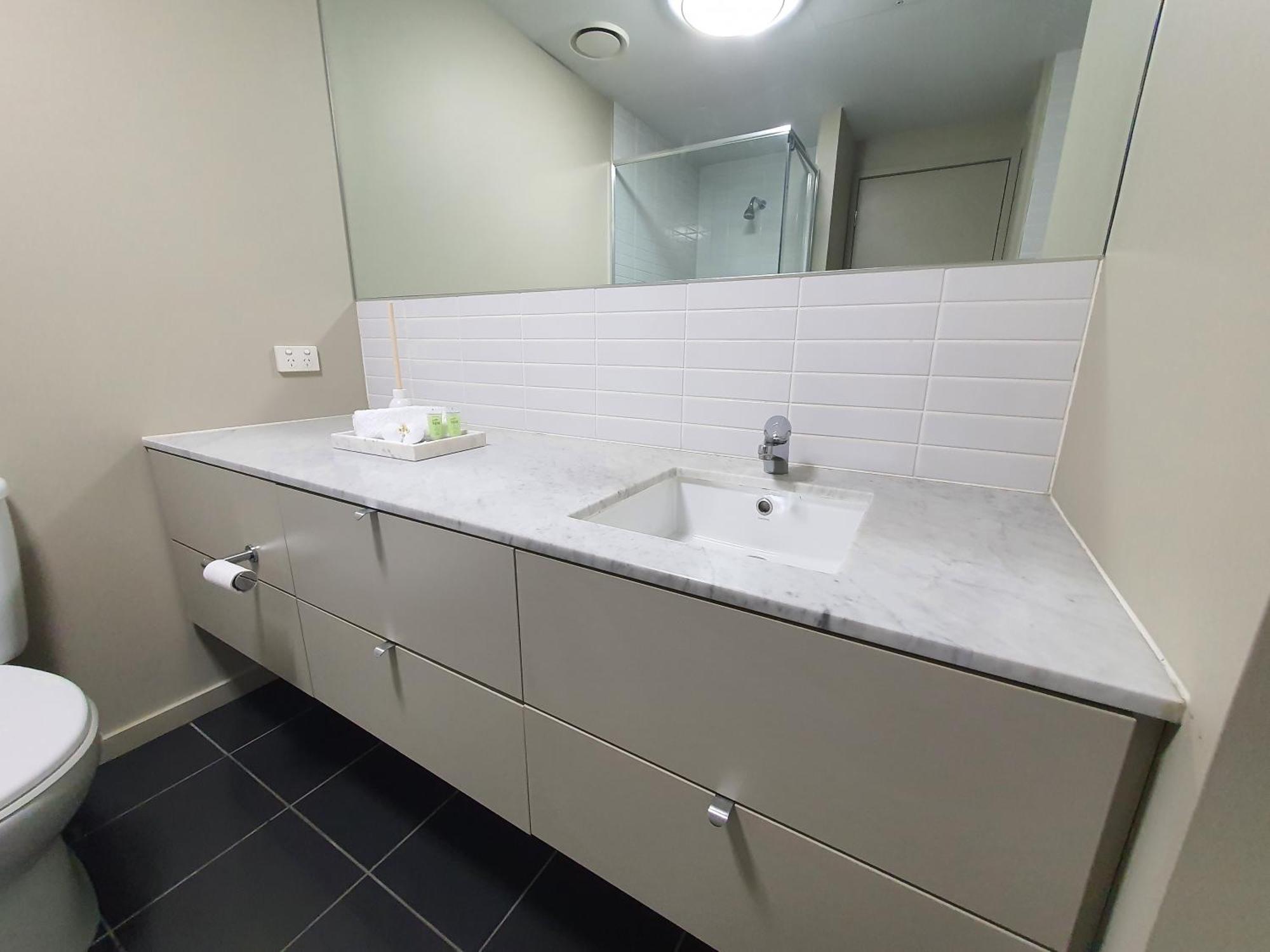 Harbour Escape Apartments Docklands Мельбурн Экстерьер фото