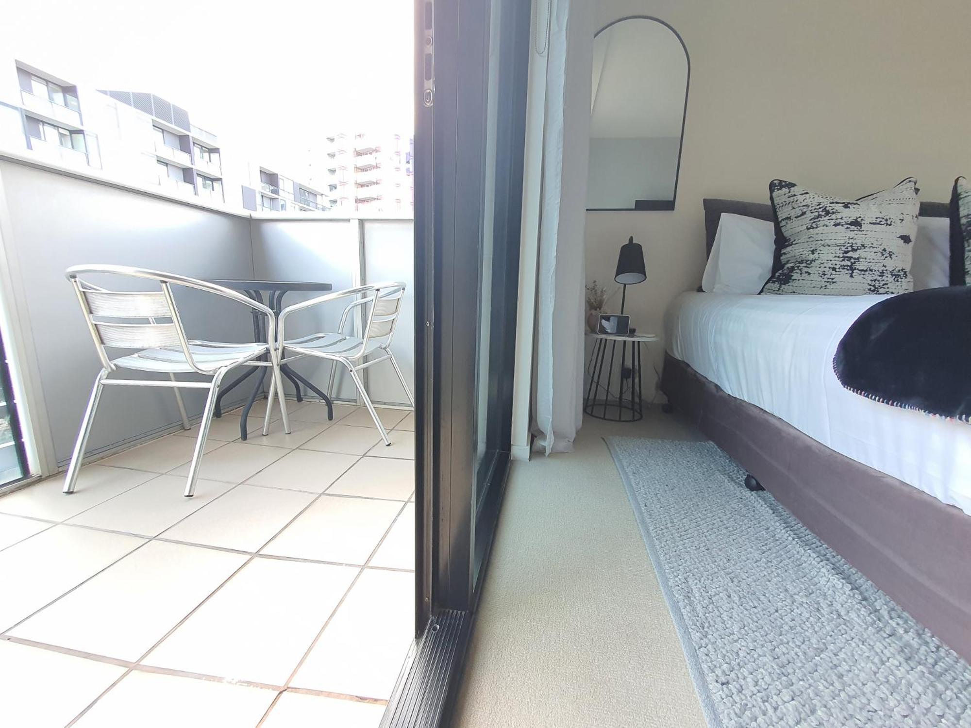 Harbour Escape Apartments Docklands Мельбурн Экстерьер фото