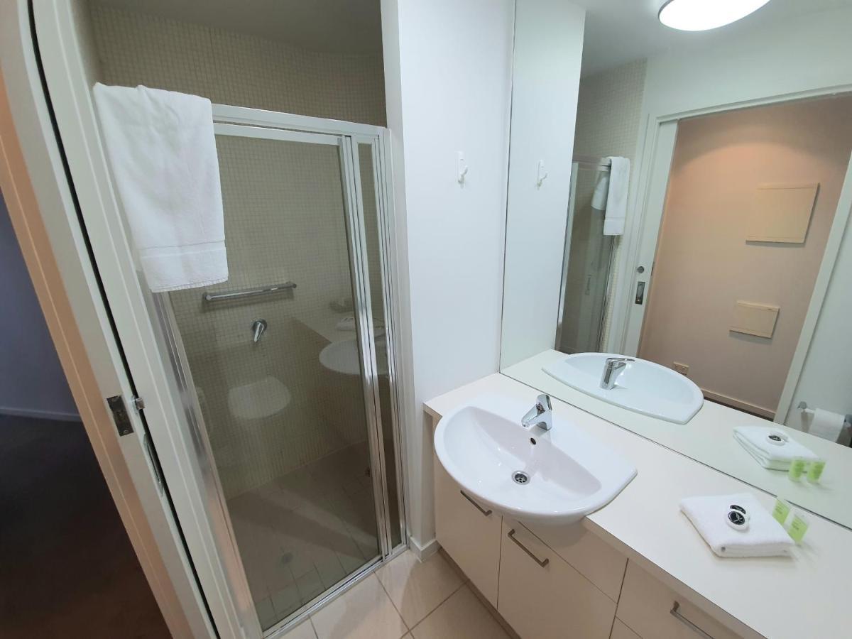 Harbour Escape Apartments Docklands Мельбурн Экстерьер фото