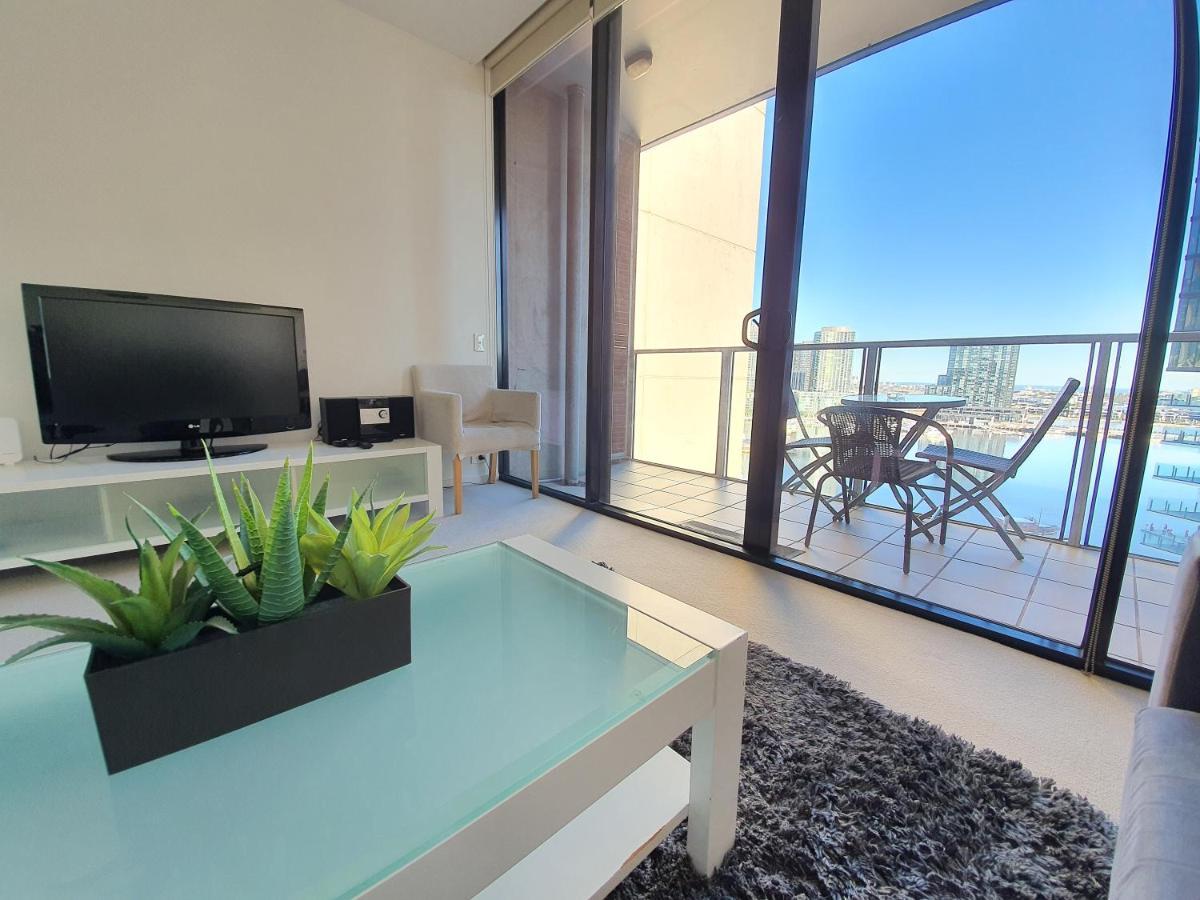 Harbour Escape Apartments Docklands Мельбурн Экстерьер фото