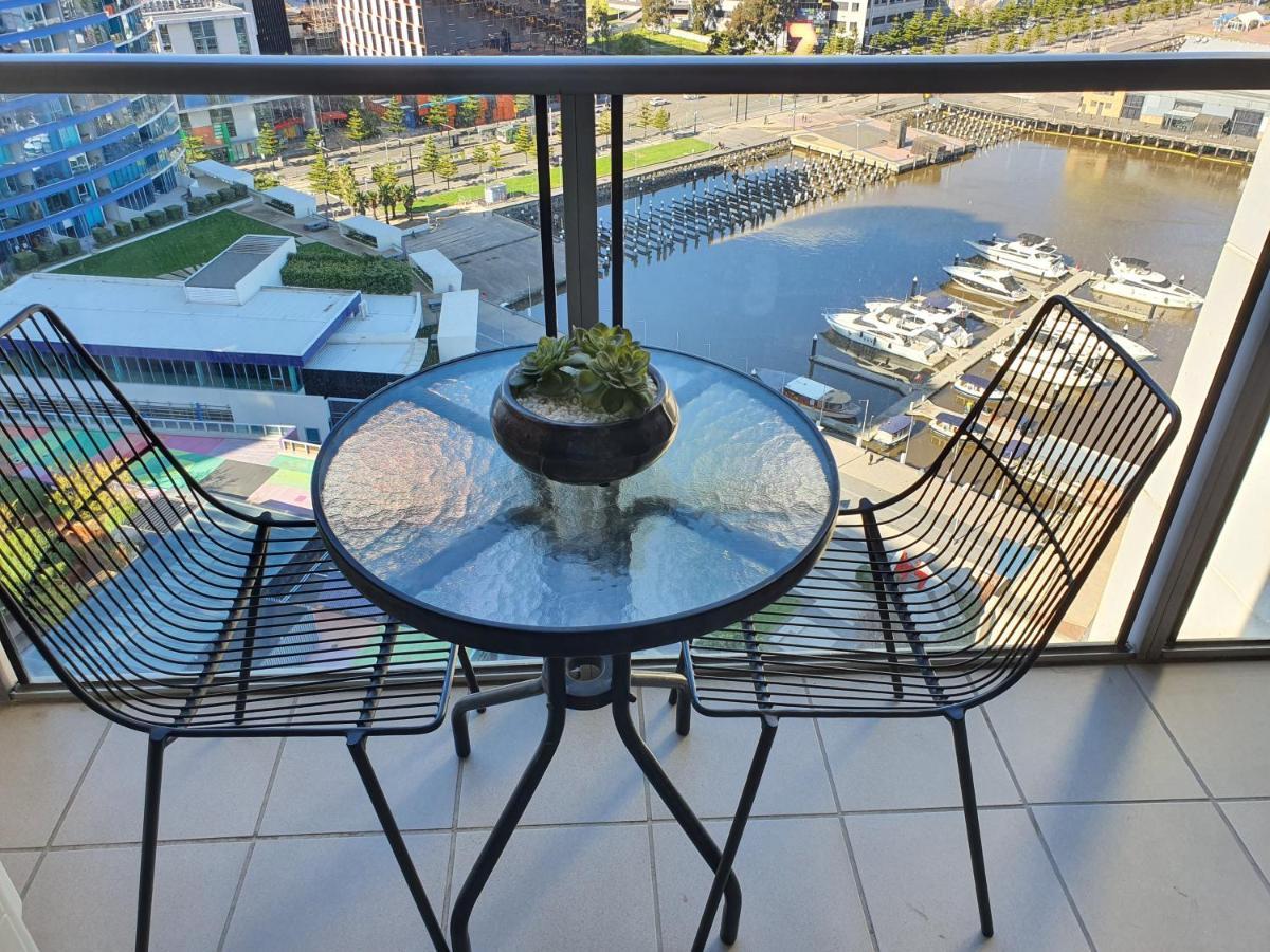 Harbour Escape Apartments Docklands Мельбурн Экстерьер фото